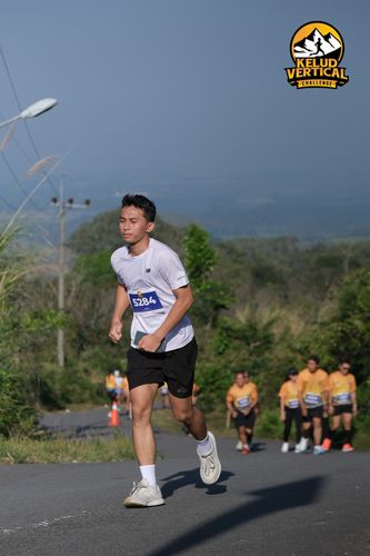 Race photo from Kelud Vertical Challenge 2024