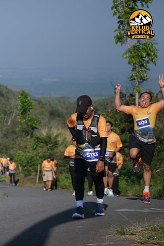 Race photo from Kelud Vertical Challenge 2024