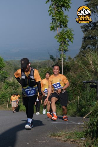 Race photo from Kelud Vertical Challenge 2024
