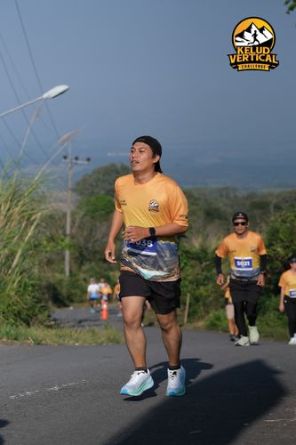 Race photo from Kelud Vertical Challenge 2024