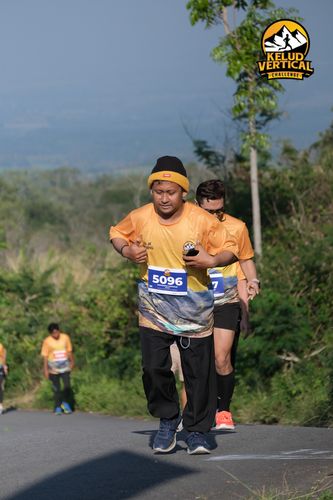 Race photo from Kelud Vertical Challenge 2024