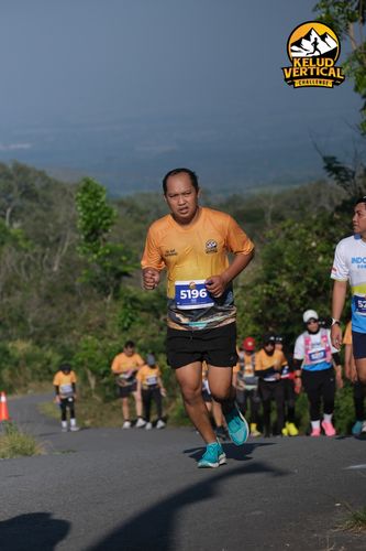 Race photo from Kelud Vertical Challenge 2024