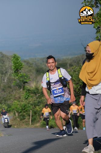 Race photo from Kelud Vertical Challenge 2024