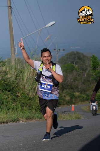 Race photo from Kelud Vertical Challenge 2024