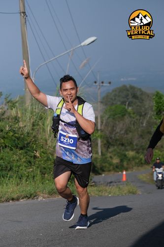 Race photo from Kelud Vertical Challenge 2024