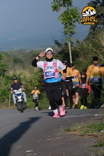 Race photo from Kelud Vertical Challenge 2024