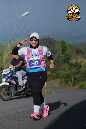 Race photo from Kelud Vertical Challenge 2024