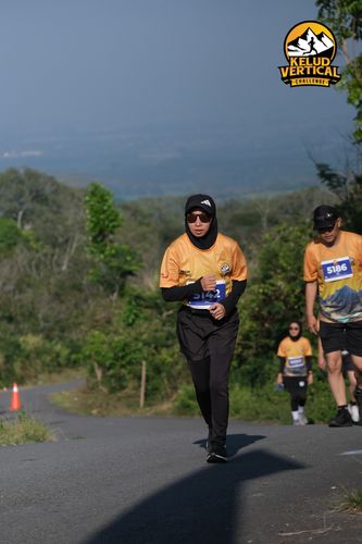Race photo from Kelud Vertical Challenge 2024