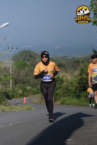 Race photo from Kelud Vertical Challenge 2024