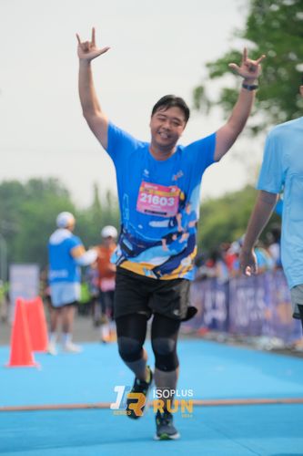 Race photo from Isoplus Run 2024 Surabaya
