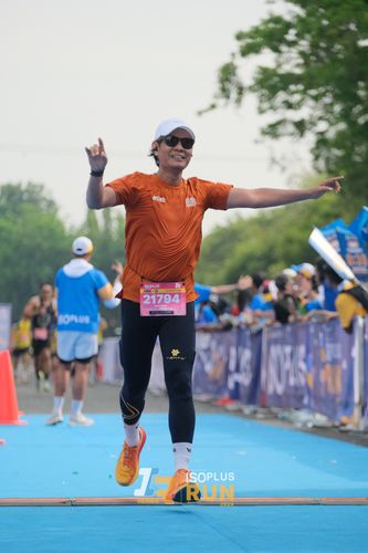 Race photo from Isoplus Run 2024 Surabaya