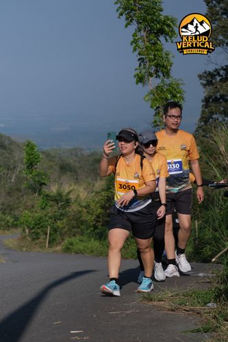Race photo from Kelud Vertical Challenge 2024