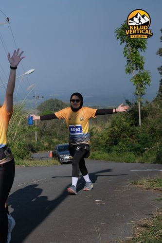 Race photo from Kelud Vertical Challenge 2024