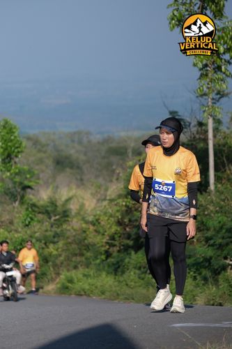 Race photo from Kelud Vertical Challenge 2024