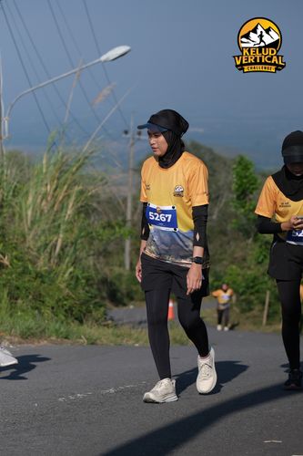 Race photo from Kelud Vertical Challenge 2024