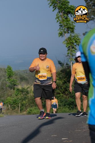 Race photo from Kelud Vertical Challenge 2024