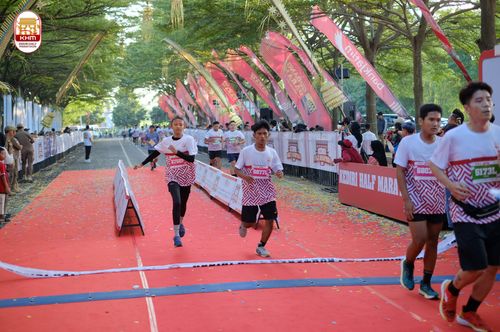Race photo from Kediri Half Marathon 2024