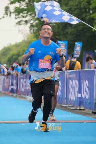 Race photo from Isoplus Run 2024 Surabaya