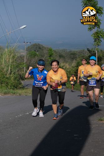 Race photo from Kelud Vertical Challenge 2024