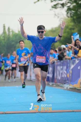 Race photo from Isoplus Run 2024 Surabaya