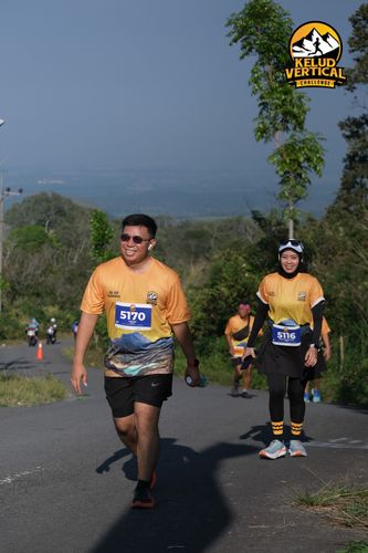 Race photo from Kelud Vertical Challenge 2024