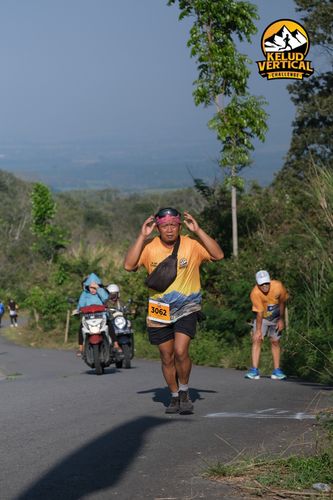 Race photo from Kelud Vertical Challenge 2024