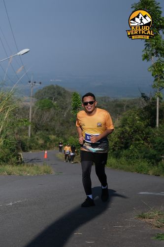 Race photo from Kelud Vertical Challenge 2024