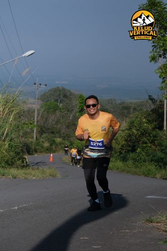 Race photo from Kelud Vertical Challenge 2024
