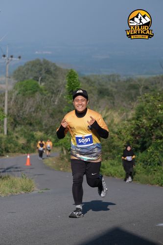 Race photo from Kelud Vertical Challenge 2024