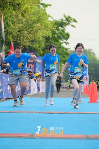 Race photo from Isoplus Run 2024 Surabaya