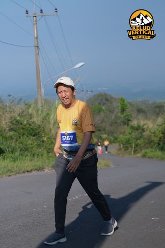 Race photo from Kelud Vertical Challenge 2024