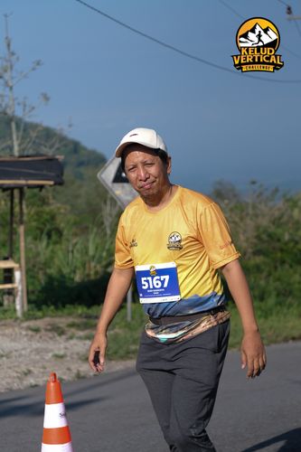 Race photo from Kelud Vertical Challenge 2024