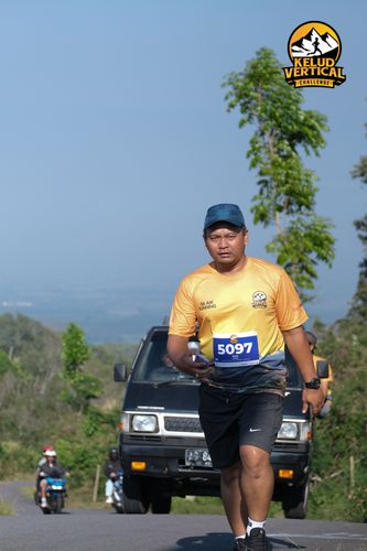 Race photo from Kelud Vertical Challenge 2024