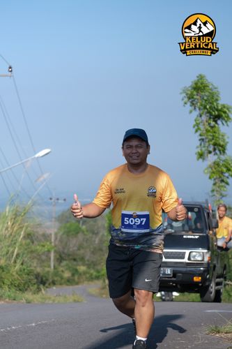Race photo from Kelud Vertical Challenge 2024
