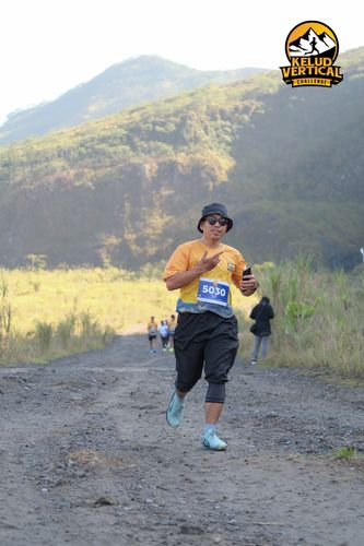 Race photo from Kelud Vertical Challenge 2024