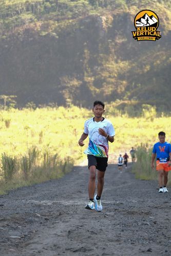 Race photo from Kelud Vertical Challenge 2024