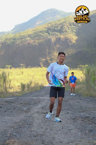 Race photo from Kelud Vertical Challenge 2024