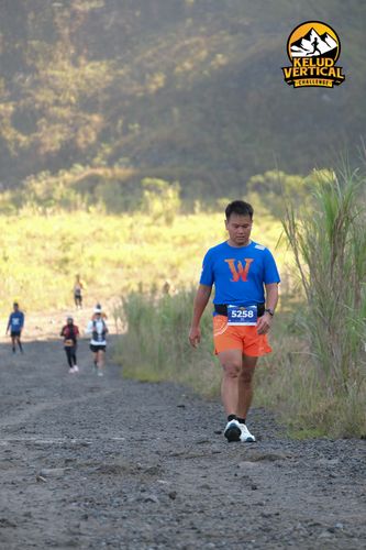 Race photo from Kelud Vertical Challenge 2024