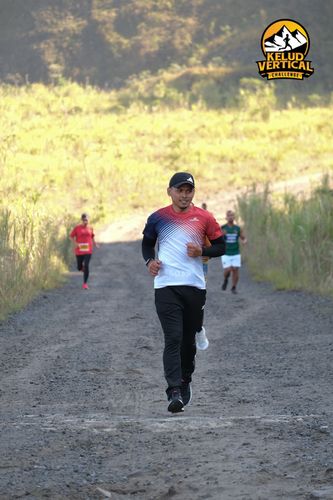 Race photo from Kelud Vertical Challenge 2024