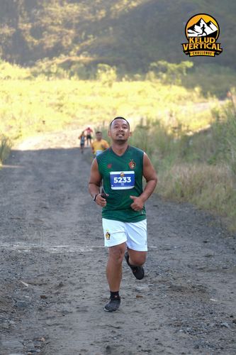 Race photo from Kelud Vertical Challenge 2024