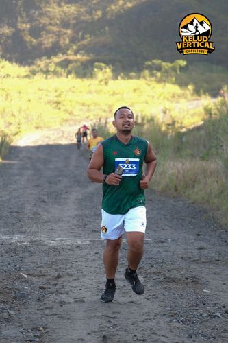 Race photo from Kelud Vertical Challenge 2024