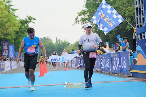 Race photo from Isoplus Run 2024 Surabaya