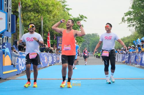 Race photo from Isoplus Run 2024 Surabaya