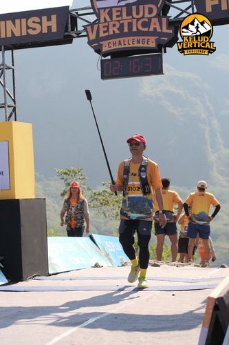 Race photo from Kelud Vertical Challenge 2024