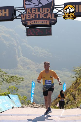 Race photo from Kelud Vertical Challenge 2024