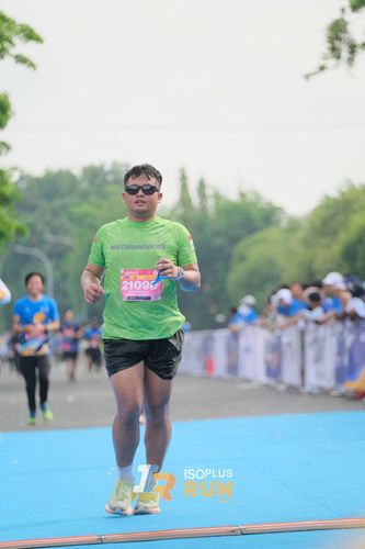 Race photo from Isoplus Run 2024 Surabaya