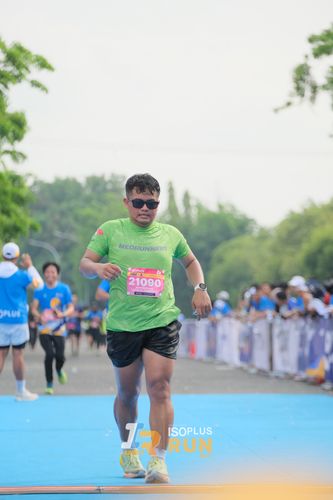 Race photo from Isoplus Run 2024 Surabaya