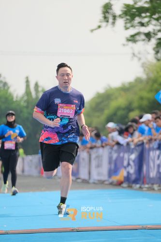 Race photo from Isoplus Run 2024 Surabaya