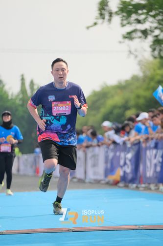 Race photo from Isoplus Run 2024 Surabaya