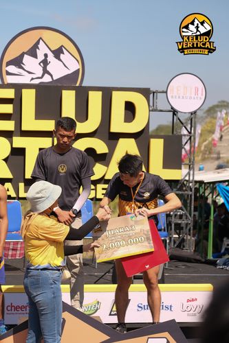 Race photo from Kelud Vertical Challenge 2024